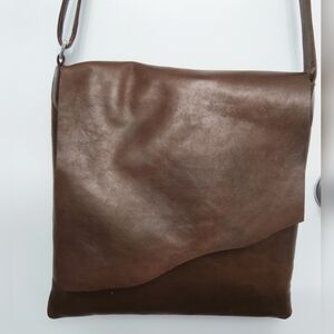 ILI New York Brown Leather Men's Shoulder Bag. Pre-owned. 12×12.